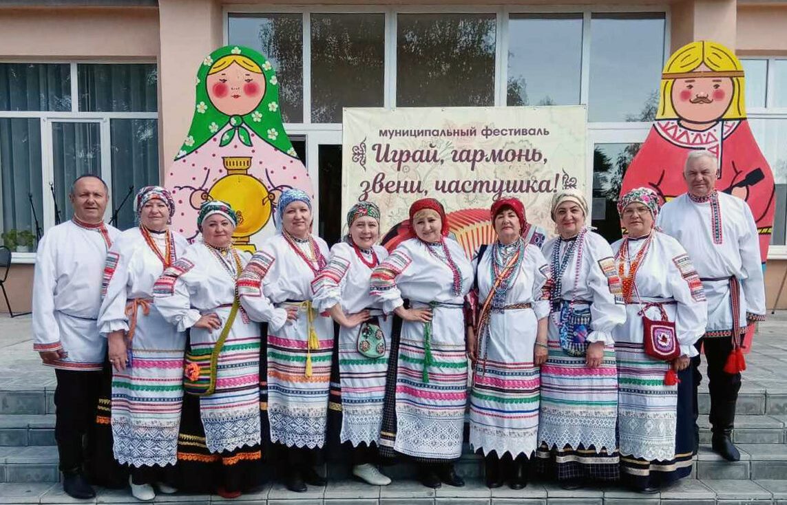 Ансамбль «Звонница» принял участие в муниципальном фестивале «Играй, гармонь, звени, частушка!».