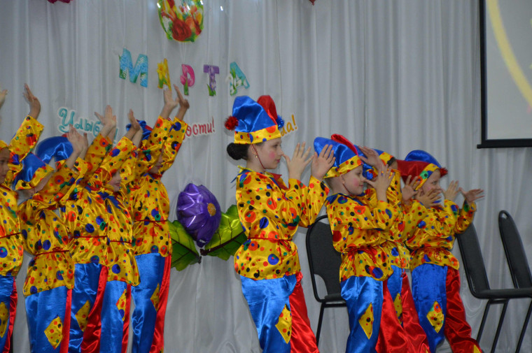 Праздничный концерт прошёл в шиханской школе искусств.