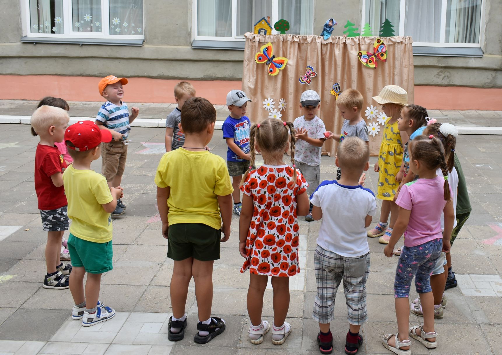 День рождения в детском саду «Звездочка».