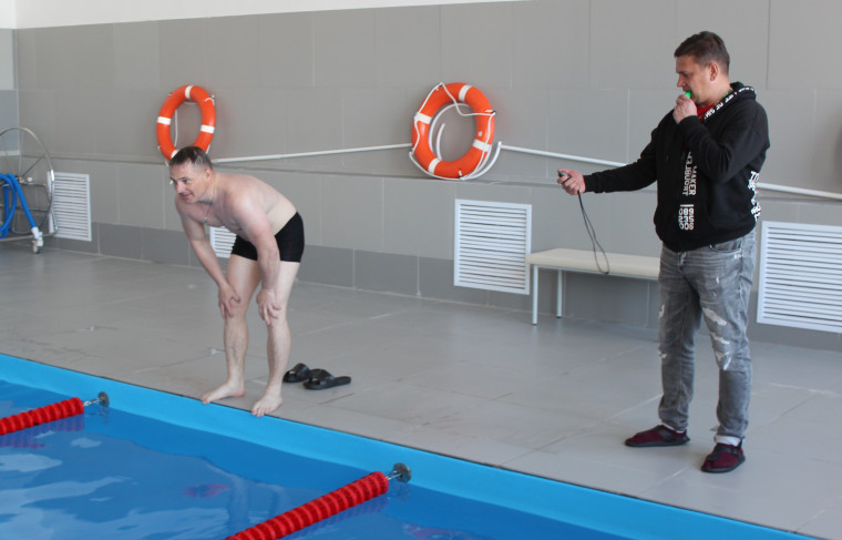 На базе спортивно-оздоровительного комплекса «Атлант» и на стадионе «Салют» сдают нормы ГТО.