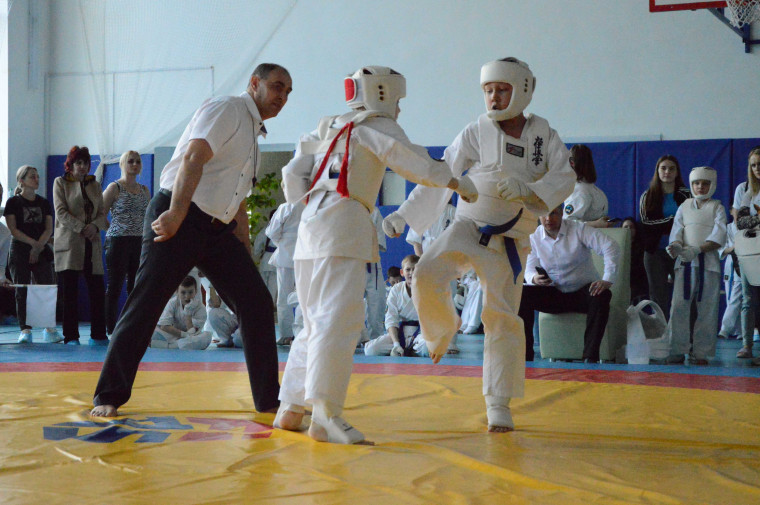 В Шиханах прошли Первенство и Чемпионат Саратовской области по Киокусинкай карате в разделе «КУМИТЭ».
