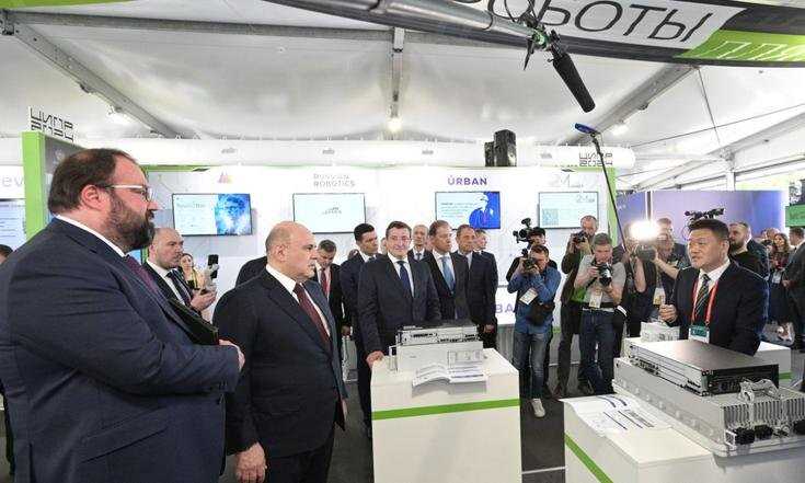 21 мая 2024 года в Нижнем Новгороде Председатель Правительства России Михаил Мишустин выступил на пленарной сессии «Цифровая индустрия промышленной России».