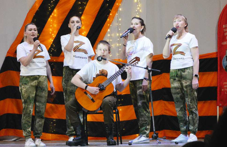В Шиханах прошёл благотворительный концерт в поддержку бойцов СВО.