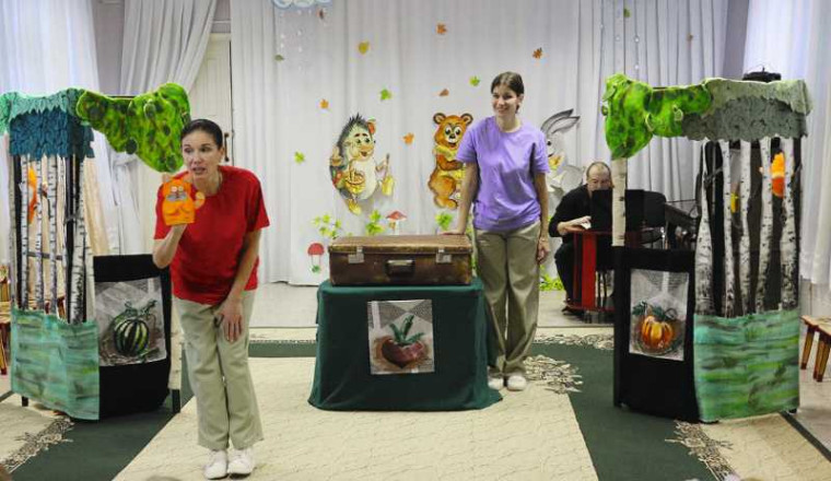 Театр кукол «Балаганчик»  посетил шиханский детский сад.