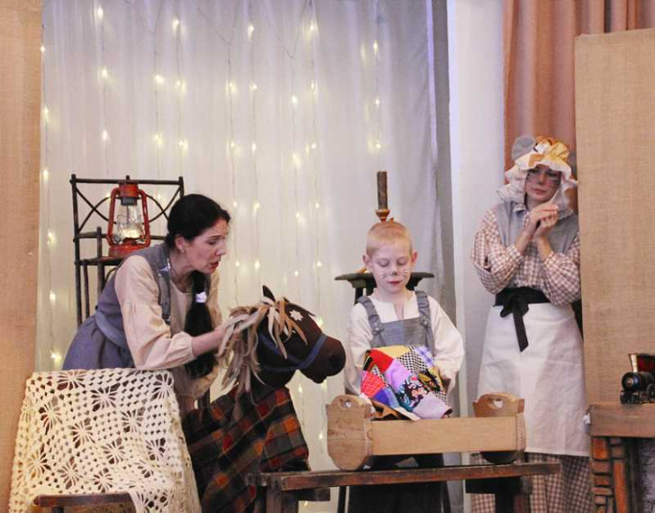 «Сказка о глупом мышонке» в гостях у малышей: праздник театра и творчества.